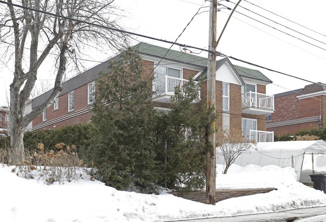 3140 Barclay