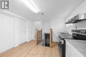 2518 Harman Ct in Mississauga, ON - Building Photo - Building Photo