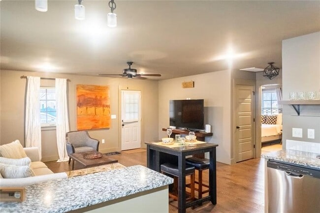 301 NW F St in Bentonville, AR - Building Photo - Building Photo