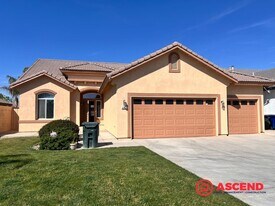 2922 Paradise Point Pl in Bakersfield, CA - Building Photo
