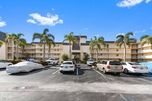 3575 S Ocean Blvd, Unit 309 in South Palm Beach, FL - Building Photo