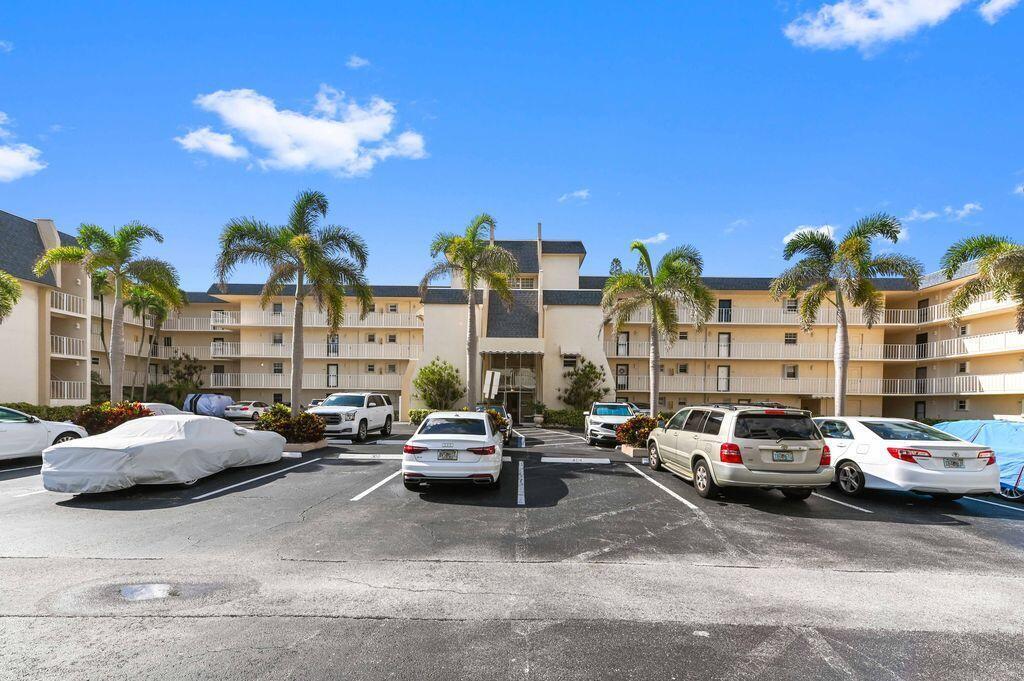 3575 S Ocean Blvd, Unit 309 in South Palm Beach, FL - Building Photo