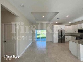 3062 NW 2nd Pl in Cape Coral, FL - Foto de edificio - Building Photo