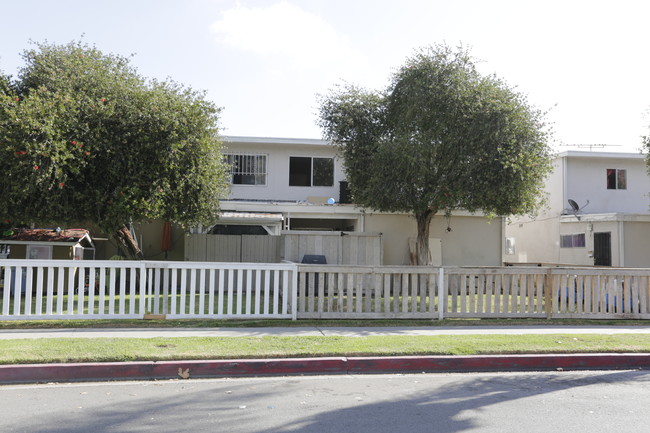 2131 S Fairview St in Santa Ana, CA - Building Photo - Building Photo