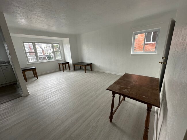 1227 W Marshall St, Unit 2ndfloor in Norristown, PA - Building Photo - Building Photo