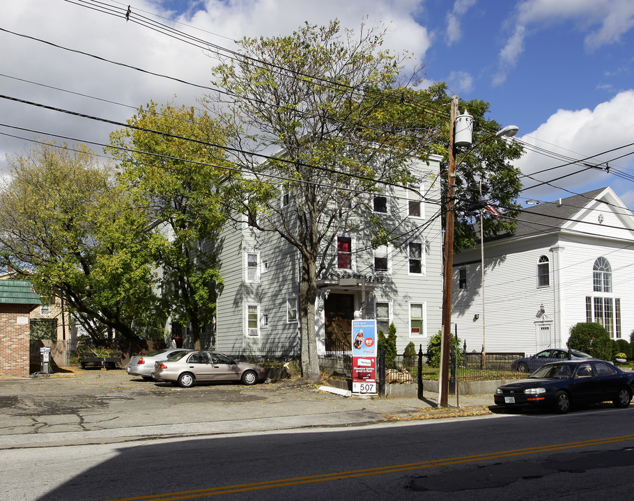 102 Bridge St in Manchester, NH - Building Photo