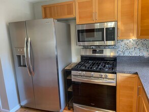 74 Churchill Dr in Newington, CT - Building Photo - Building Photo
