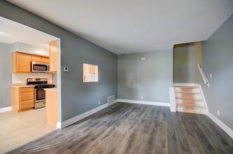 2302 Carnation Dr in Crest Hill, IL - Building Photo - Building Photo