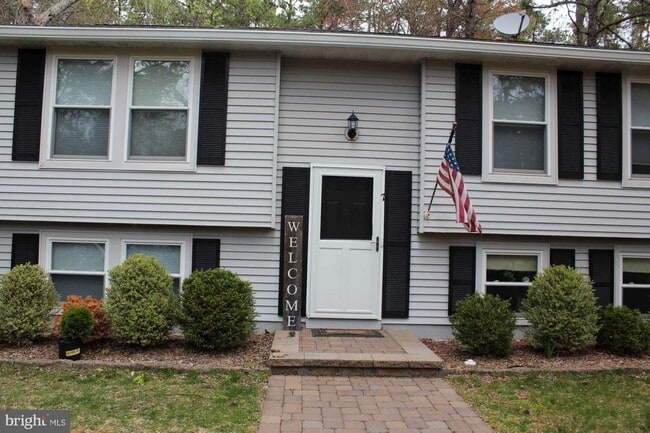 property at 7 Georgian Ct