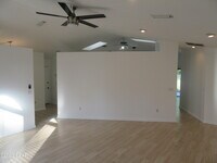 4050 Linwood Dr photo'