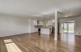 10513 Sperry St in Northglenn, CO - Building Photo - Building Photo