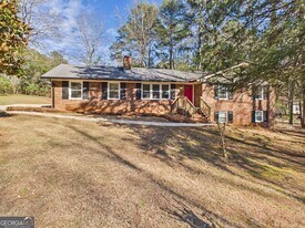 1140 Woodlands Rd in Watkinsville, GA - Building Photo