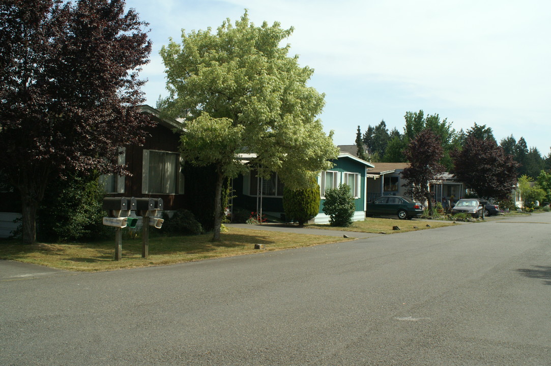 8510 Martin Way E in Lacey, WA - Foto de edificio