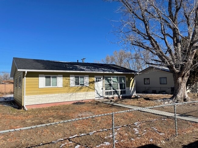 1216 Pando Ave in Colorado Springs, CO - Building Photo - Building Photo
