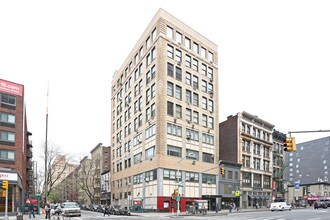 575 Avenue of the Americas in New York, NY - Building Photo - Building Photo