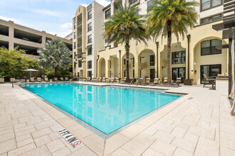 Lantower Westshore in Tampa, FL - Building Photo - Building Photo