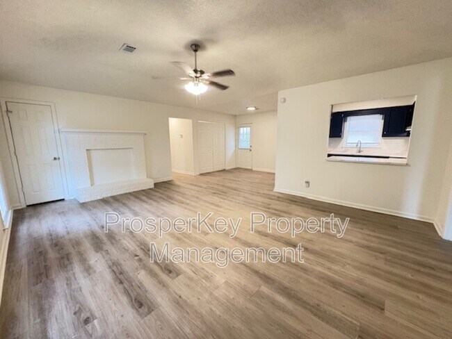 106 Bonanza Dr in Phenix City, AL - Building Photo - Building Photo