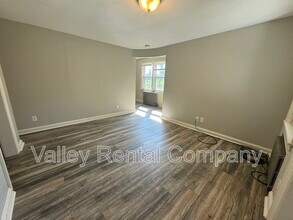 72 Lyman St in South Hadley, MA - Building Photo - Building Photo