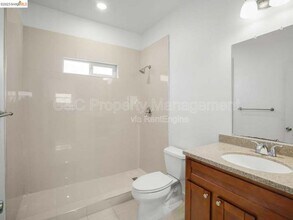 3216 Market St in Oakland, CA - Building Photo - Building Photo