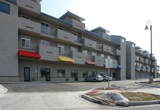 The Village at Grand Landing in Grand Haven, MI - Foto de edificio - Primary Photo