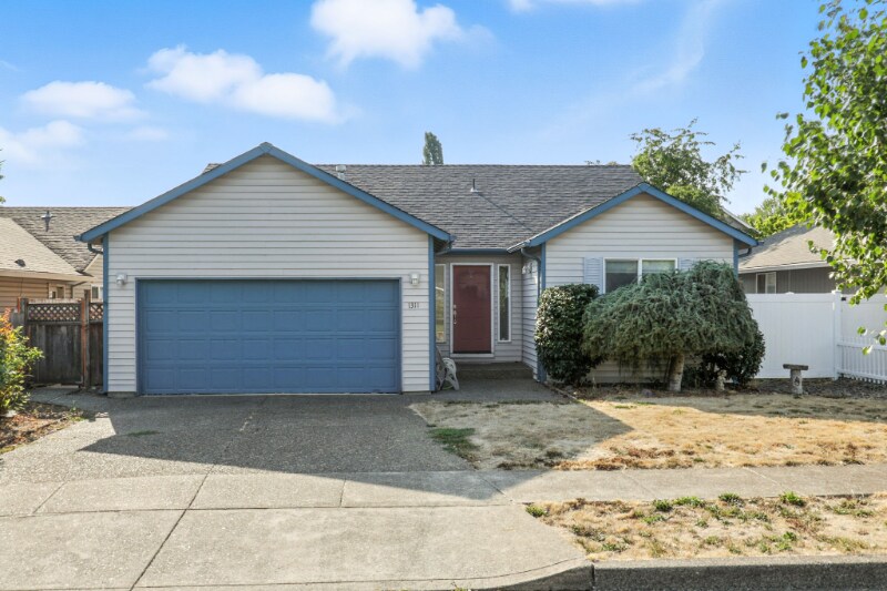 1311 Brooke Dr in Newberg, OR - Building Photo