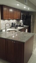 6021 Woodlake Ln, Unit Woodlake in Alexandria, VA - Building Photo - Building Photo