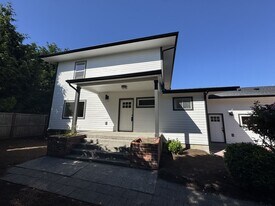 7816 Trails End Dr SE in Tumwater, WA - Building Photo