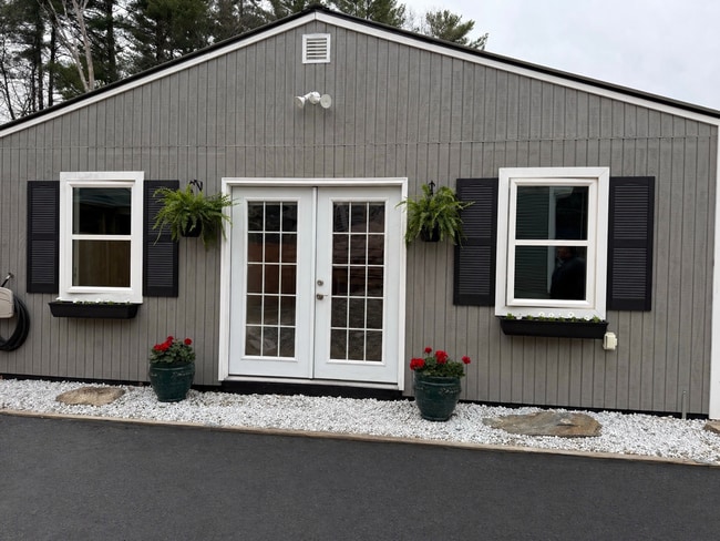 242 Allen Rd, Unit Studio Guest House in Belchertown, MA - Foto de edificio - Building Photo