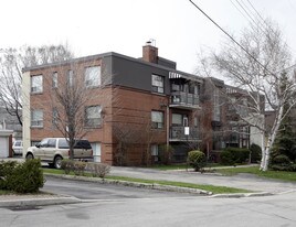 4 Hartham Pl in Toronto, ON - Building Photo