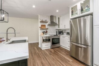 16509 Fox Den Ct in Miami Lakes, FL - Building Photo - Building Photo