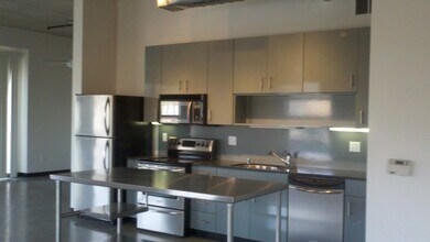 400 Central Ave SE in Albuquerque, NM - Building Photo - Building Photo