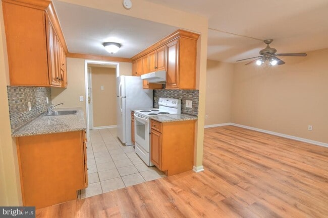 property at 11629 Stoneview Square
