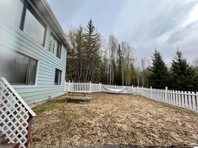 1764 Pine Ridge Dr in Fairbanks, AK - Building Photo - Building Photo
