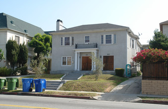 452 S Wilton Pl in Los Angeles, CA - Building Photo - Building Photo