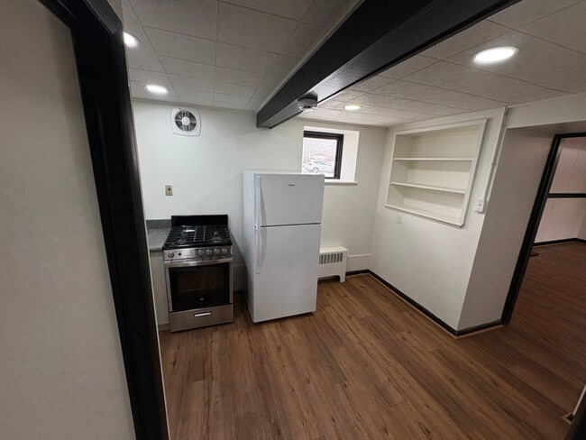 1616 N Vermilion St, Unit 6 in Danville, IL - Building Photo - Building Photo