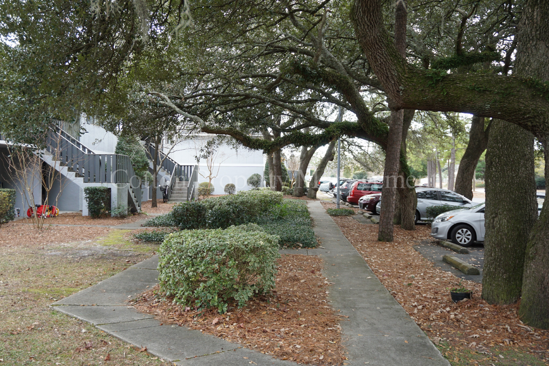 4413 Holly Tree Rd in Wilmington, NC - Building Photo