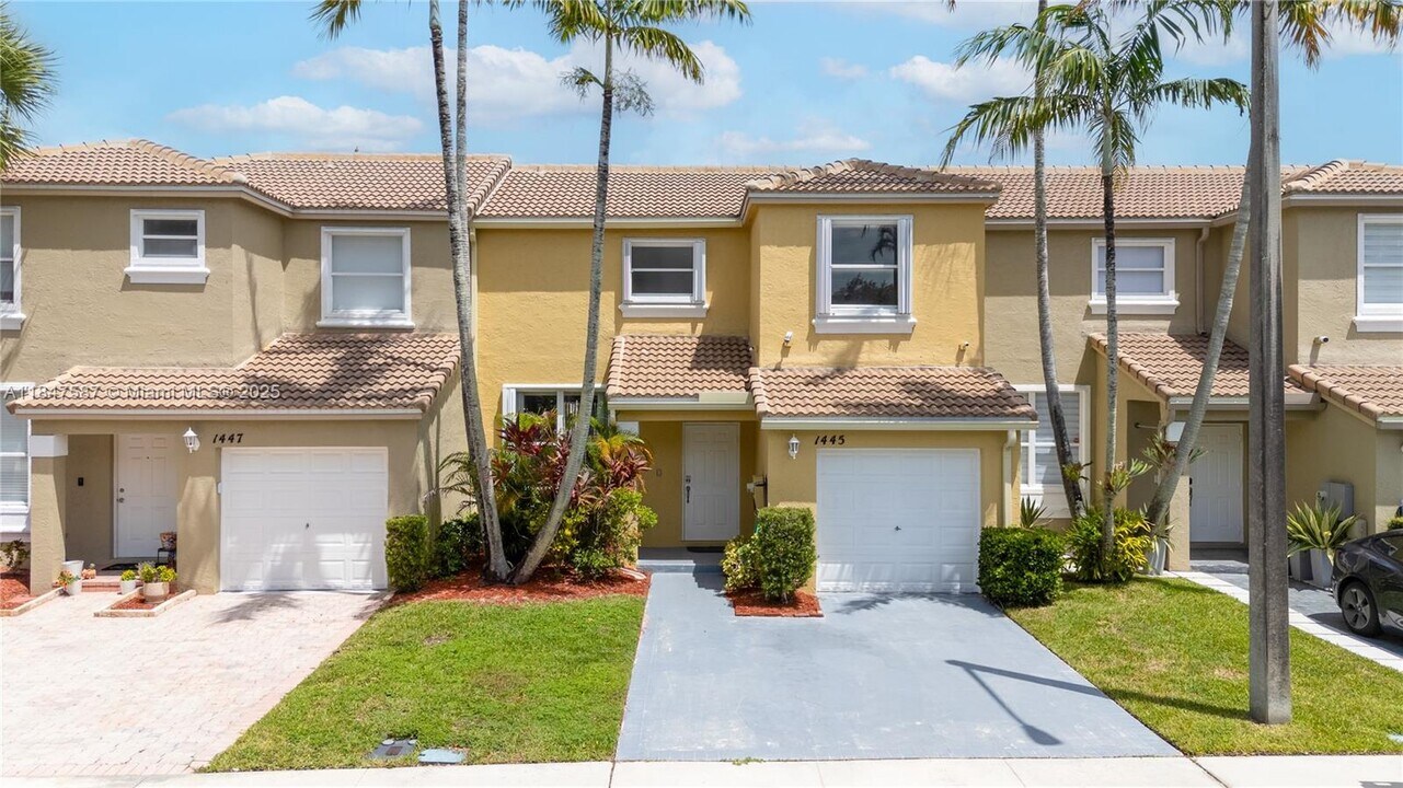 1445 NW 154th Ln in Pembroke Pines, FL - Building Photo