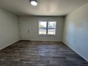 1904 63rd St in Lubbock, TX - Foto de edificio - Building Photo