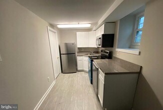 922 Montgomery Ave in Bryn Mawr, PA - Building Photo - Building Photo