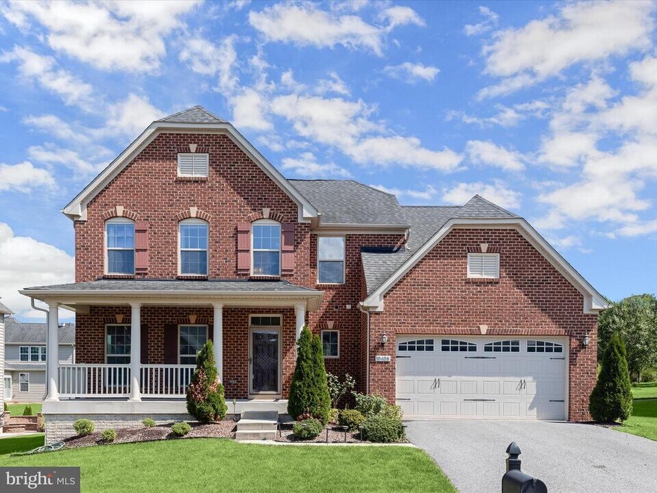 10408 Windlass Run Rd in Baltimore, MD - Foto de edificio