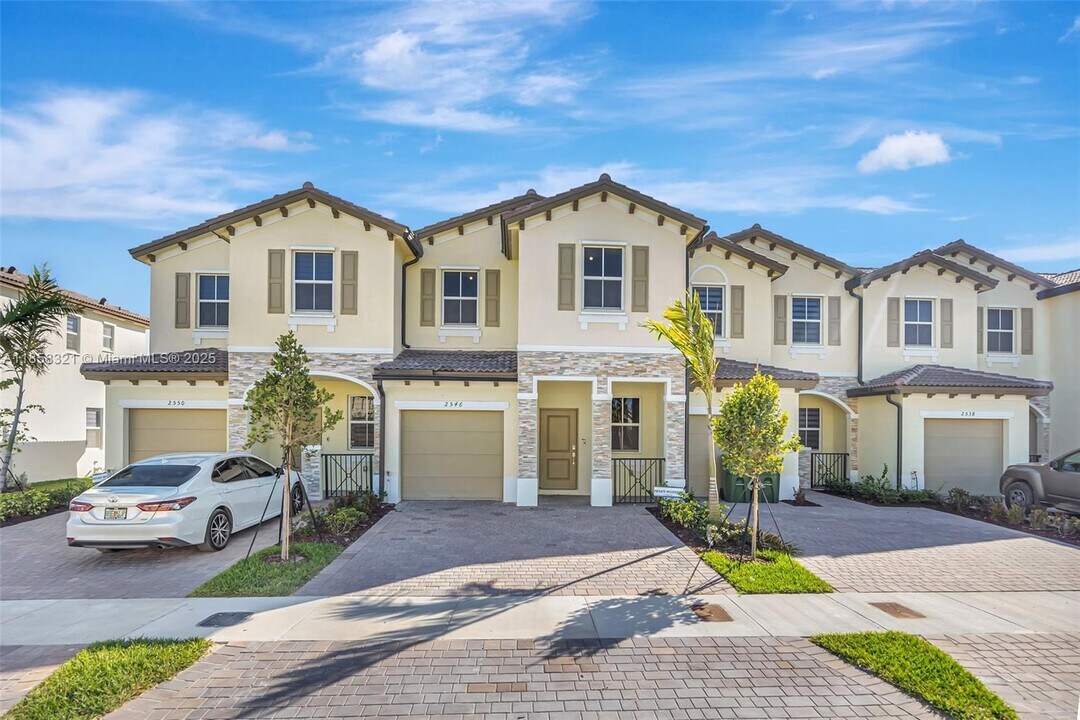 2546 SE 29th St in Homestead, FL - Building Photo