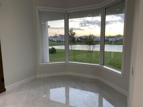 4685 Estates Cir in Westlake, FL - Foto de edificio - Building Photo