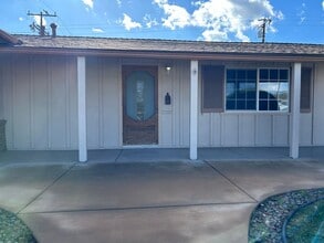 30081 Thornhill Dr in Menifee, CA - Building Photo - Building Photo