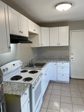 1557 Van Dorn St in Mobile, AL - Foto de edificio - Building Photo