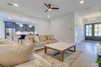 5439 Stage Coach Trail in Gulf Breeze, FL - Building Photo - Building Photo