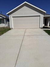 208 Skyfire St in Hutto, TX - Building Photo - Building Photo