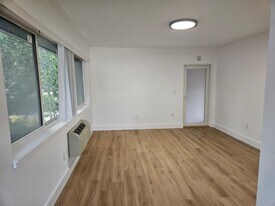 631 NE 72nd Terrace, Unit 5 in Miami, FL - Building Photo