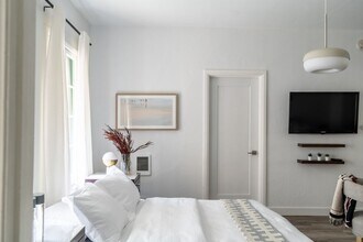 The Amor in Los Angeles, CA - Building Photo - Interior Photo
