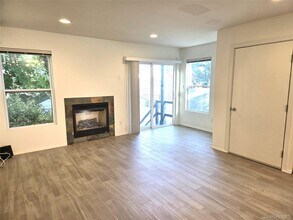 90 Firwood Rd in Port Washington, NY - Building Photo - Building Photo
