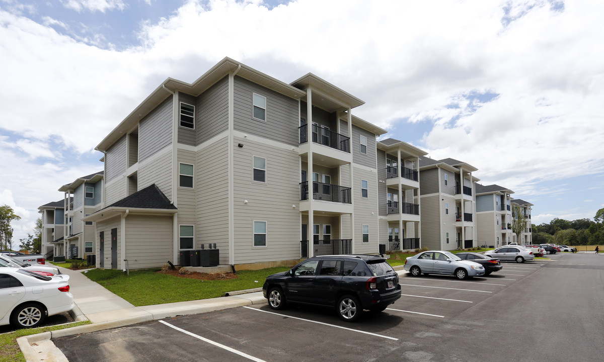 College Vue in Pensacola, FL - Foto de edificio